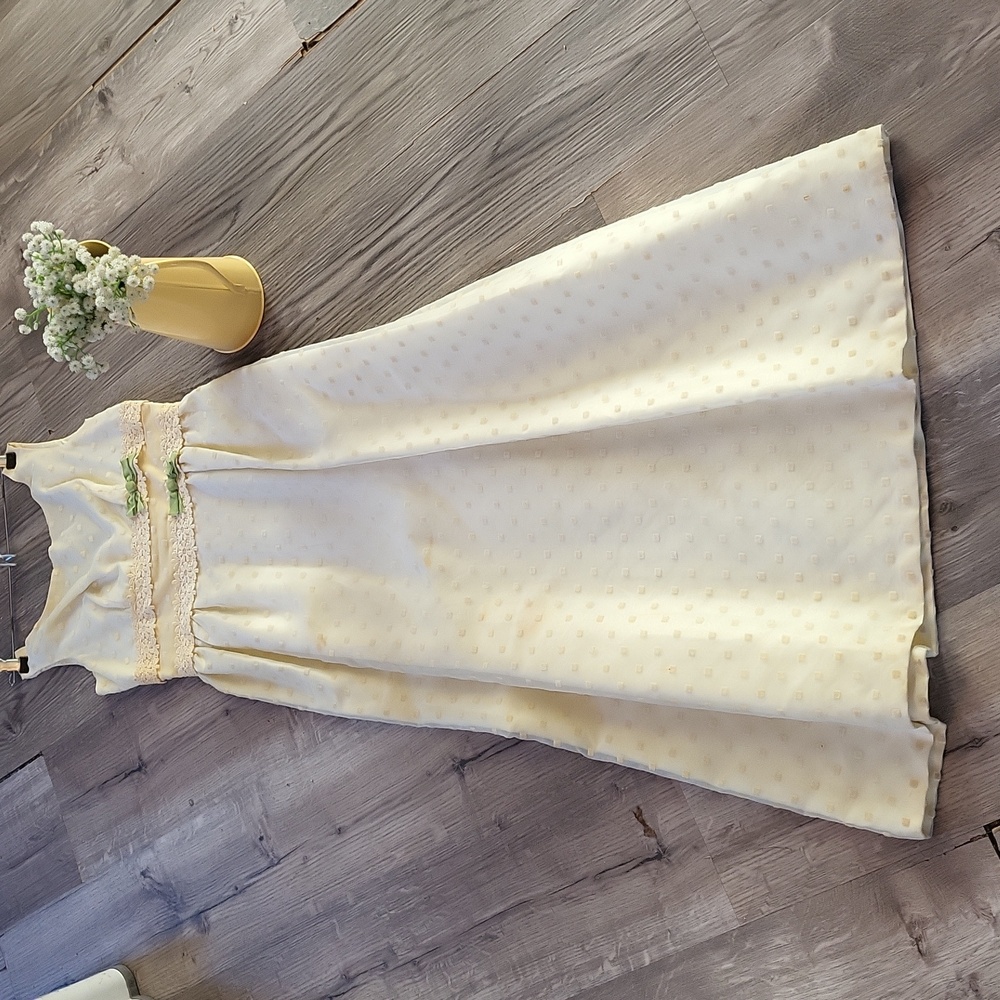 Dress l vintage l union model cream colour l Ladies l size 2